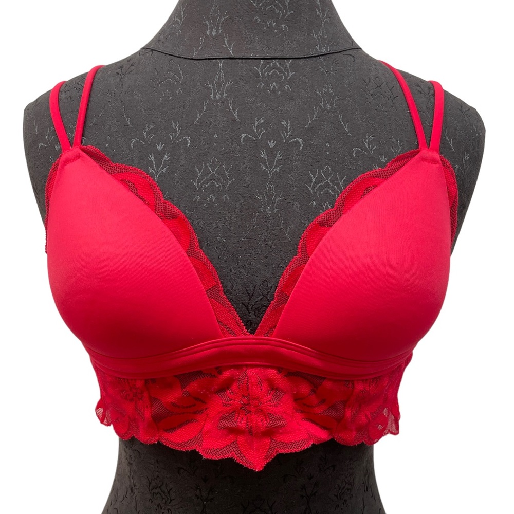 Victoria’s Secret PINK red valentine lace push up bra. Small.